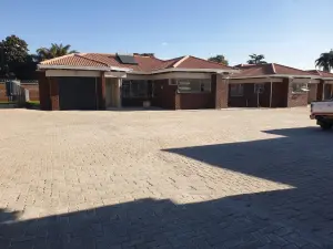 Townhouse/Complex/Cluster to Rent
