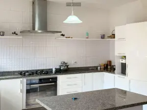 4 Bedroom House to Rent in Highlands