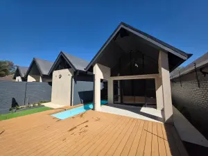 Townhouse/Complex/Cluster to Rent in Mount Pleasant