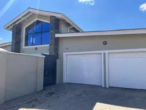 Townhouse/Complex/Cluster to Rent