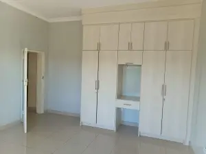 4 Bedroom House to Rent in Greystone Park