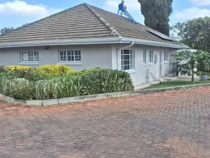 2 Bedroom Cottage/Garden Flat to Rent in Upper Hillside