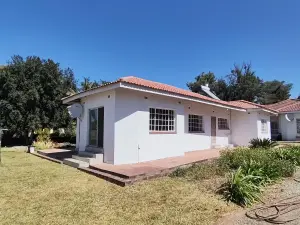 Townhouse/Complex/Cluster to Rent in Borrowdale