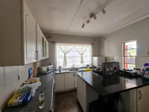 3 Bedroom House to Rent in Greendale