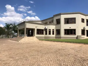 5 Bedroom House to Rent in Shawasha Hills