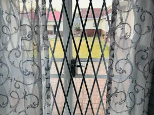 Commercial Property to Rent in Borrowdale