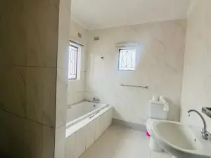 4 Bedroom House to Rent in Zimre Park