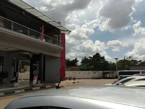 Commercial Property to Rent in Avondale