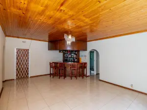 5 Bedroom House to Rent in Borrowdale