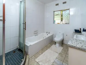 5 Bedroom House to Rent in Borrowdale