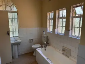 4 Bedroom House to Rent in Borrowdale