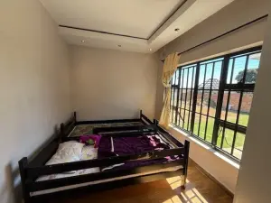 5 Bedroom House to Rent in Zimre Park