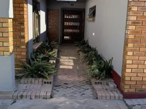 5 Bedroom House to Rent in Zimre Park