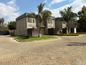 Townhouse/Complex/Cluster to Rent in Sentosa
