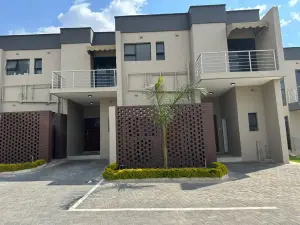 Townhouse/Complex/Cluster to Rent