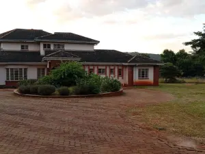 5 Bedroom House to Rent in Quinnington