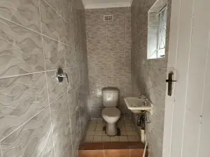 2 Bedroom Cottage/Garden Flat to Rent in Glen Lorne