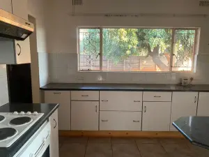 4 Bedroom House to Rent in Greendale