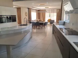 4 Bedroom House to Rent in Newlands