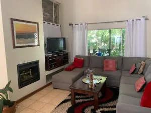 Townhouse/Complex/Cluster to Rent in Borrowdale Brooke