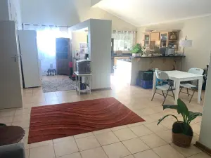 Townhouse/Complex/Cluster to Rent in Borrowdale Brooke