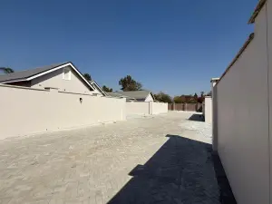 Townhouse/Complex/Cluster to Rent in Mount Pleasant
