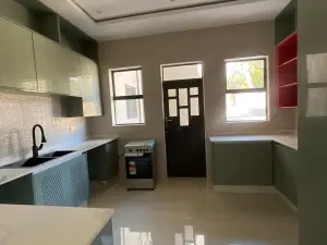 Townhouse/Complex/Cluster to Rent in Glen Lorne