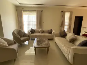 Townhouse/Complex/Cluster to Rent in Glen Lorne