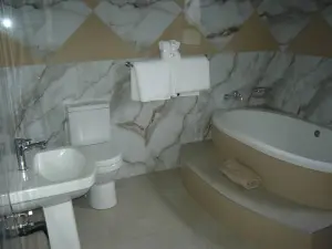 5 Bedroom House to Rent in Borrowdale Brooke