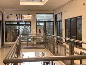 Commercial Property to Rent in Avenues