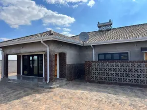 Townhouse/Complex/Cluster to Rent