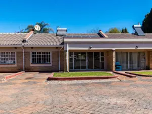 Townhouse/Complex/Cluster to Rent