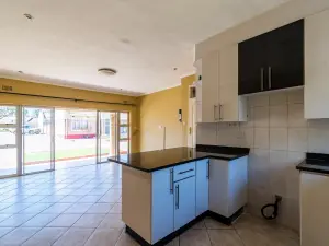 Townhouse/Complex/Cluster to Rent in Newlands