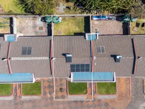 Townhouse/Complex/Cluster to Rent in Newlands