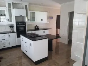 5 Bedroom House to Rent in Highlands