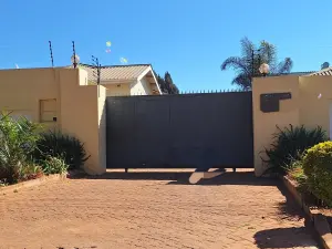 Townhouse/Complex/Cluster to Rent