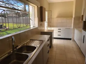 Commercial Property to Rent in Avondale