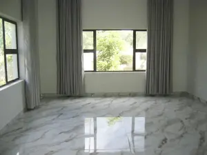 Commercial Property to Rent in Borrowdale
