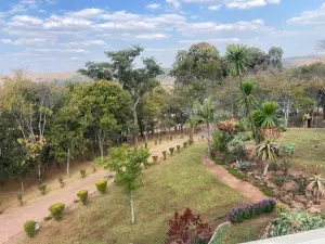 6 Bedroom House to Rent in Glen Lorne