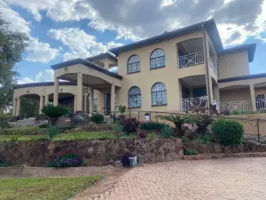6 Bedroom House to Rent in Glen Lorne