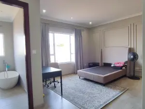 4 Bedroom House to Rent in Sandton Park