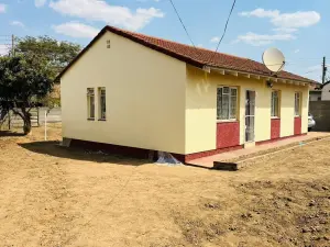 3 Bedroom House to Rent in Houghton Park