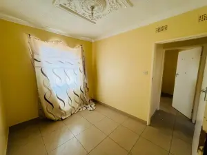 3 Bedroom House to Rent in Houghton Park