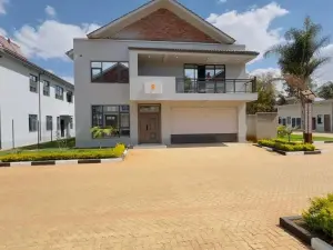 Townhouse/Complex/Cluster for Sale