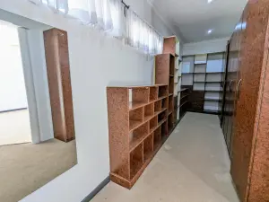 5 Bedroom House to Rent in Alexandra Park