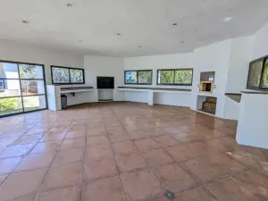 5 Bedroom House to Rent in Alexandra Park