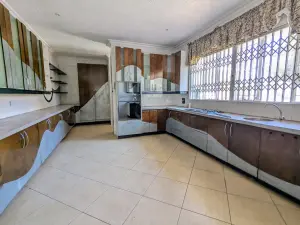 5 Bedroom House to Rent in Alexandra Park