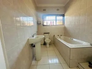 4 Bedroom House to Rent in Maranatha