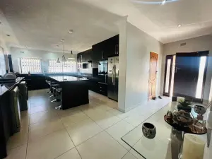 4 Bedroom House to Rent in Maranatha