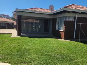 Townhouse/Complex/Cluster to Rent